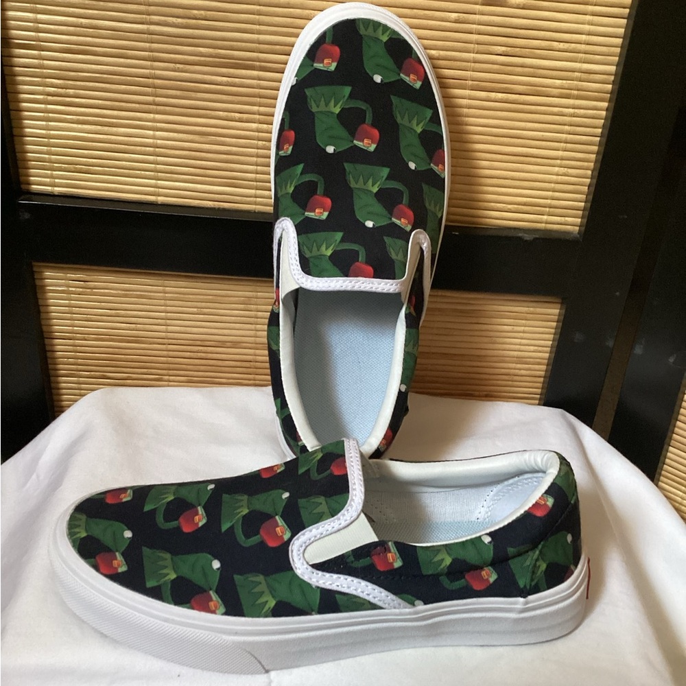 NWOT Kermit the Frog slip on shoes loafers Sz 7 Muppets tea meme